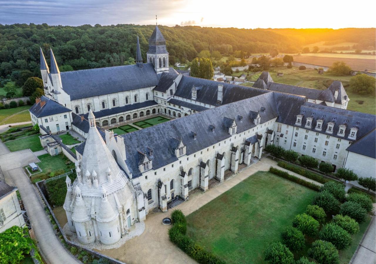 Les Logis Du Forgeron, Gites De Groupe Entre Loire & Vignes Saint-Jean-des-Mauvrets ภายนอก รูปภาพ